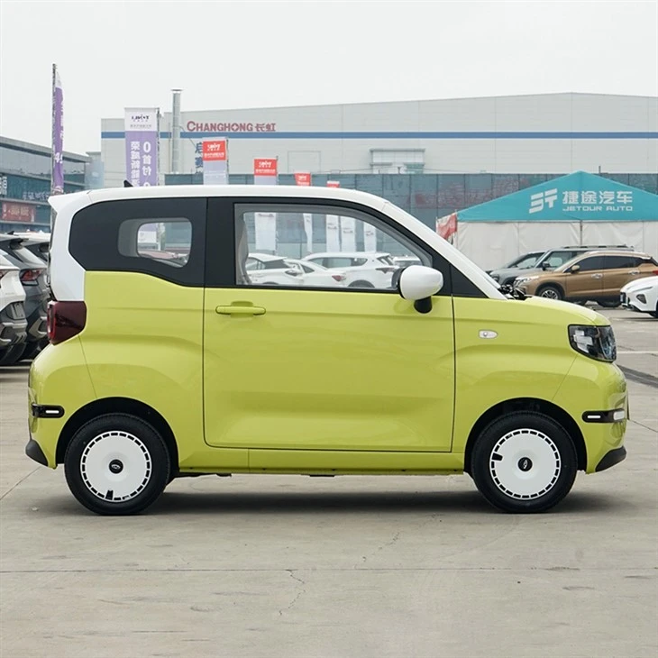 2025 QQ Ice Cream Mini Hatchback 